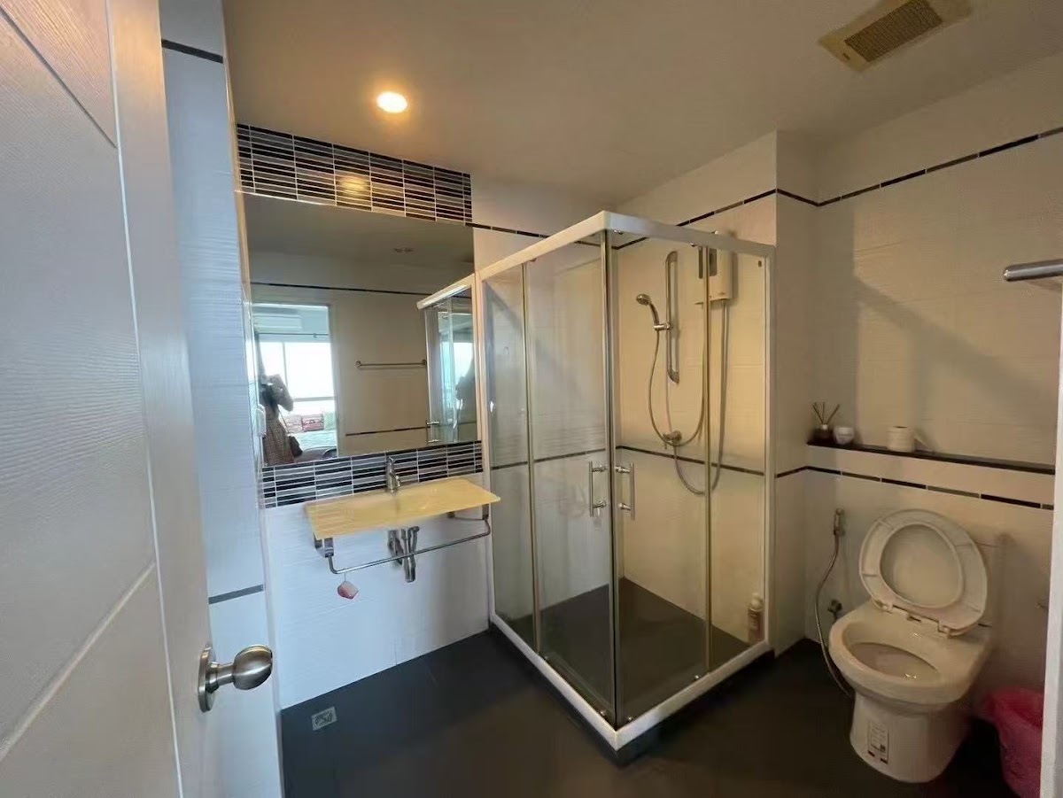 1 Bedroom Centric Sea