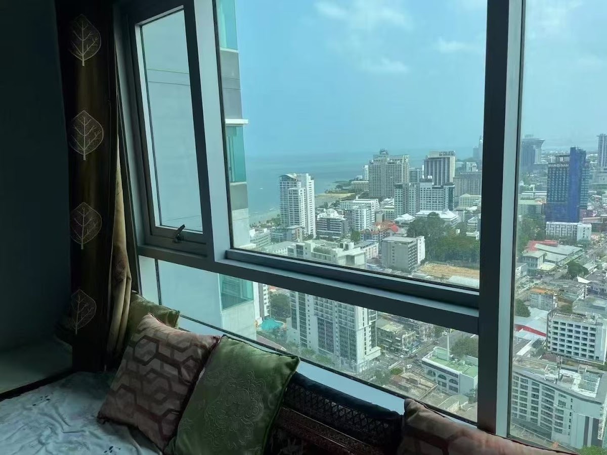 1 Bedroom Centric Sea