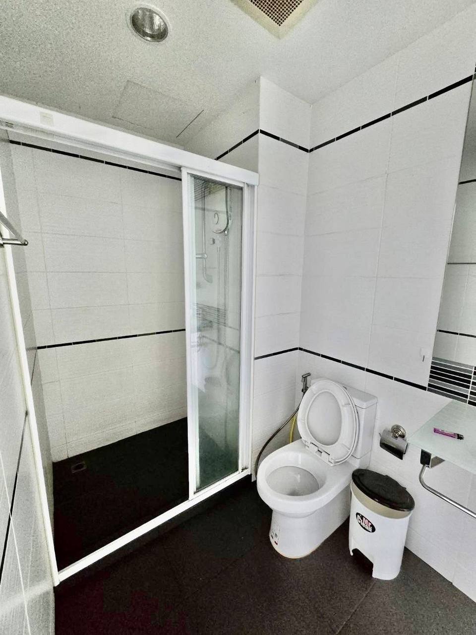 1 Bedroom Centric Sea