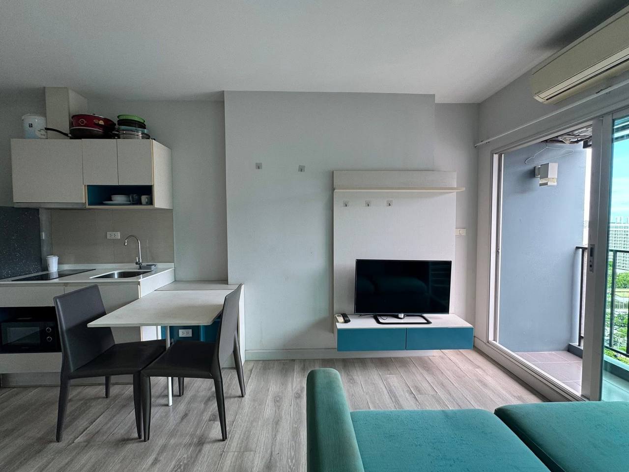 1 Bedroom Centric Sea