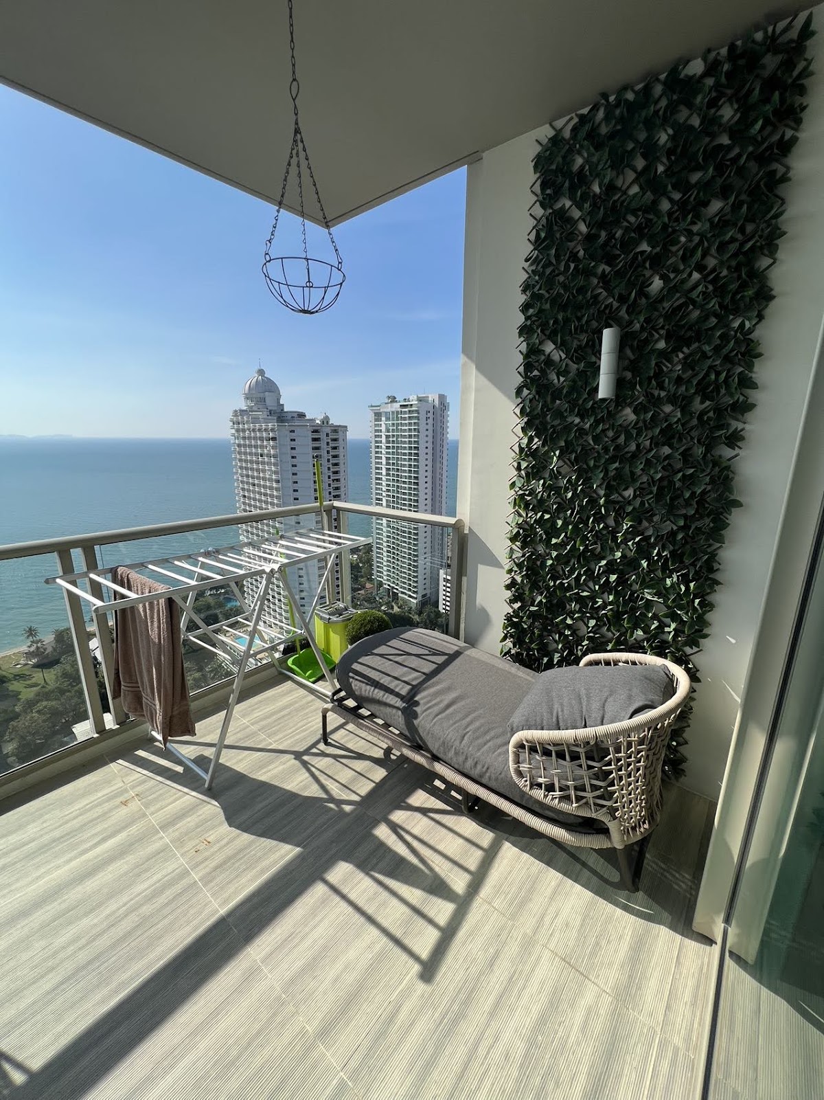 2 Bedrooms Riviera Wongamat Beach