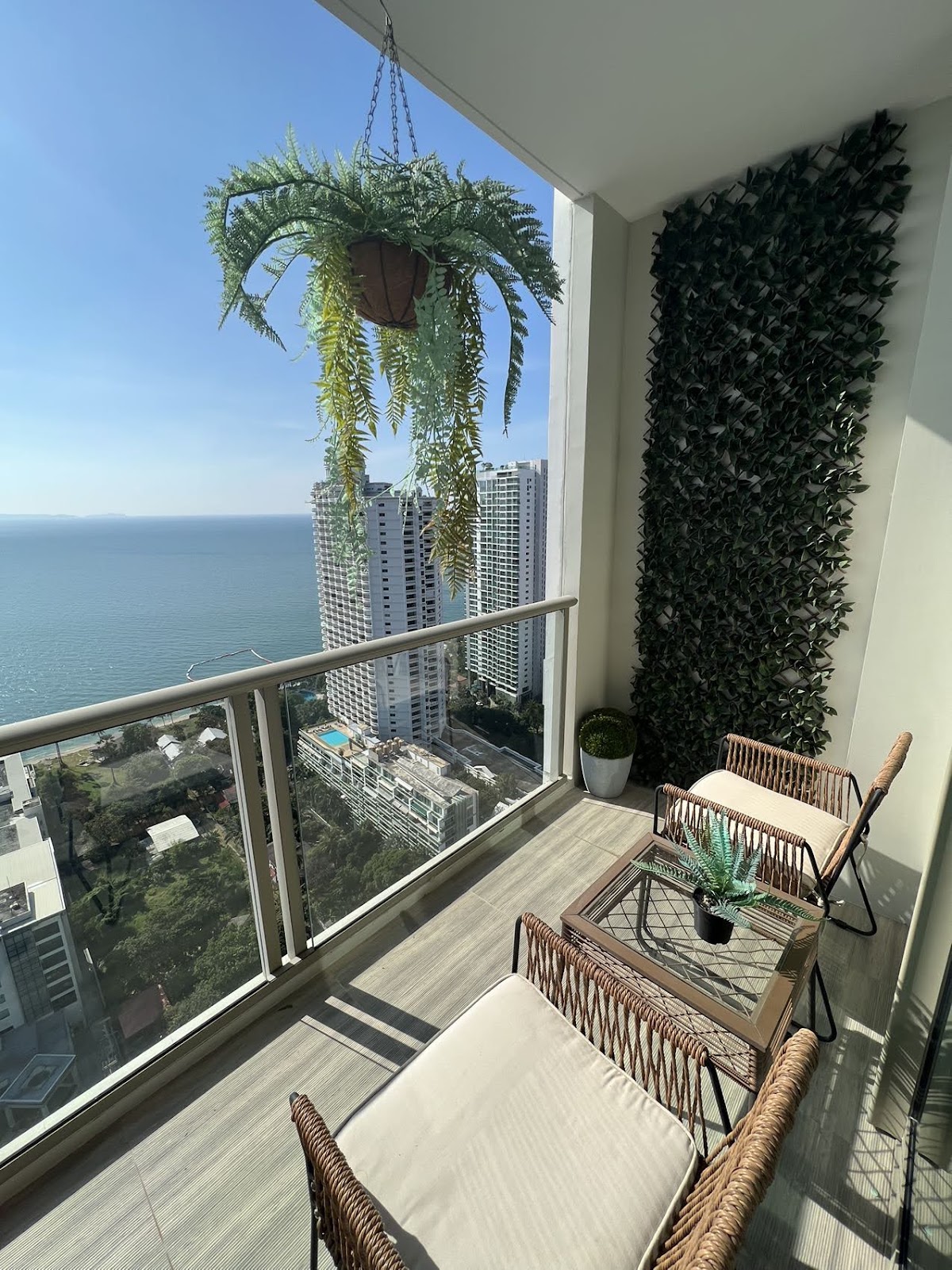 2 Bedrooms Riviera Wongamat Beach