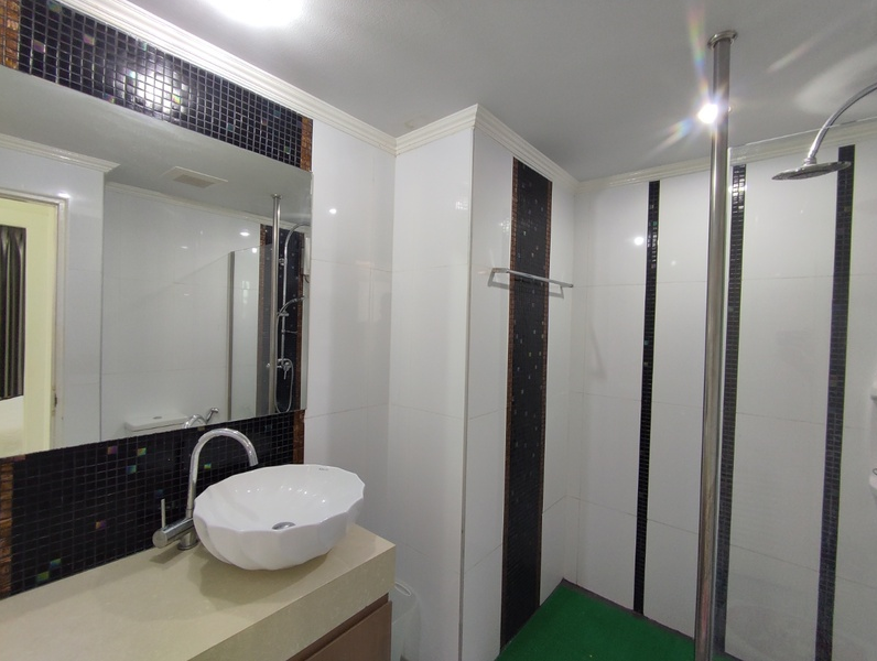1 Bedroom Amazon