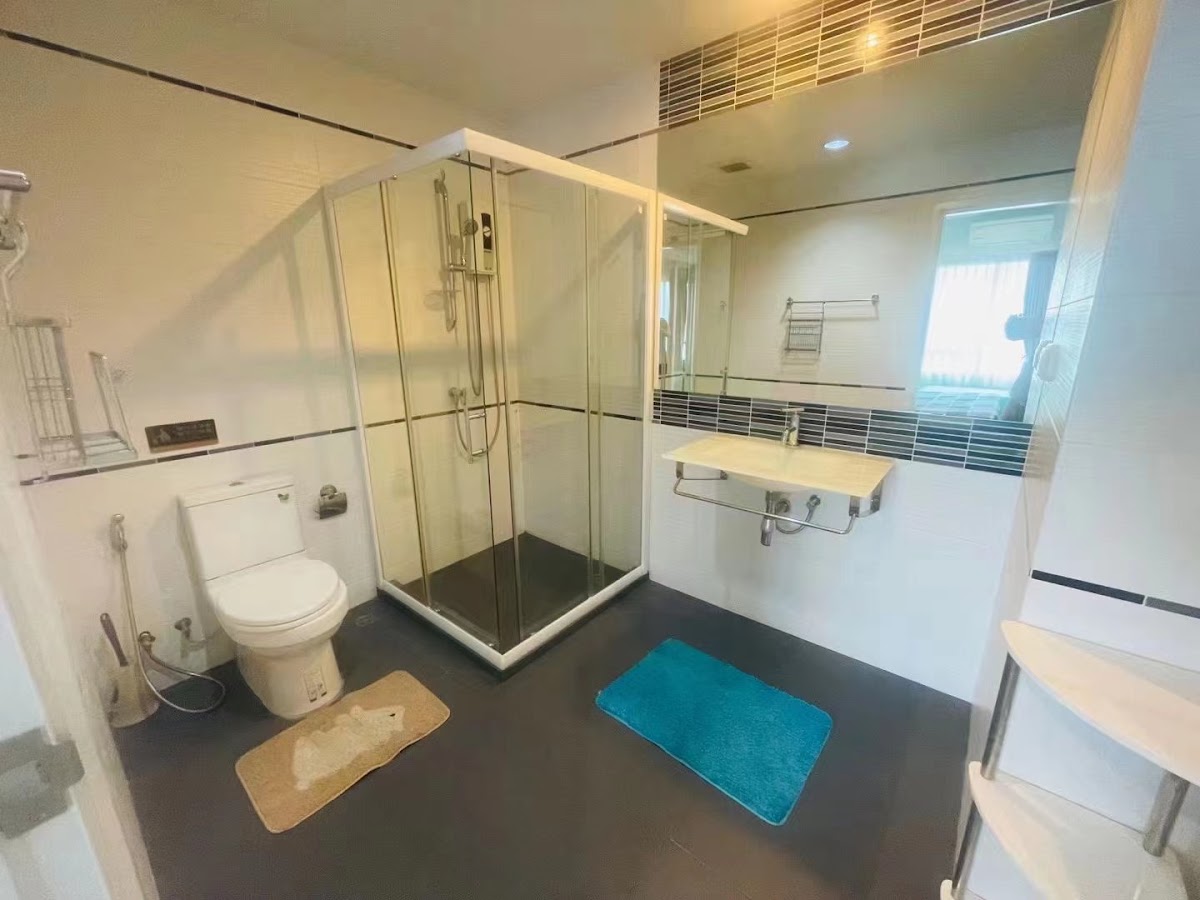 1 Bedroom Centric Sea