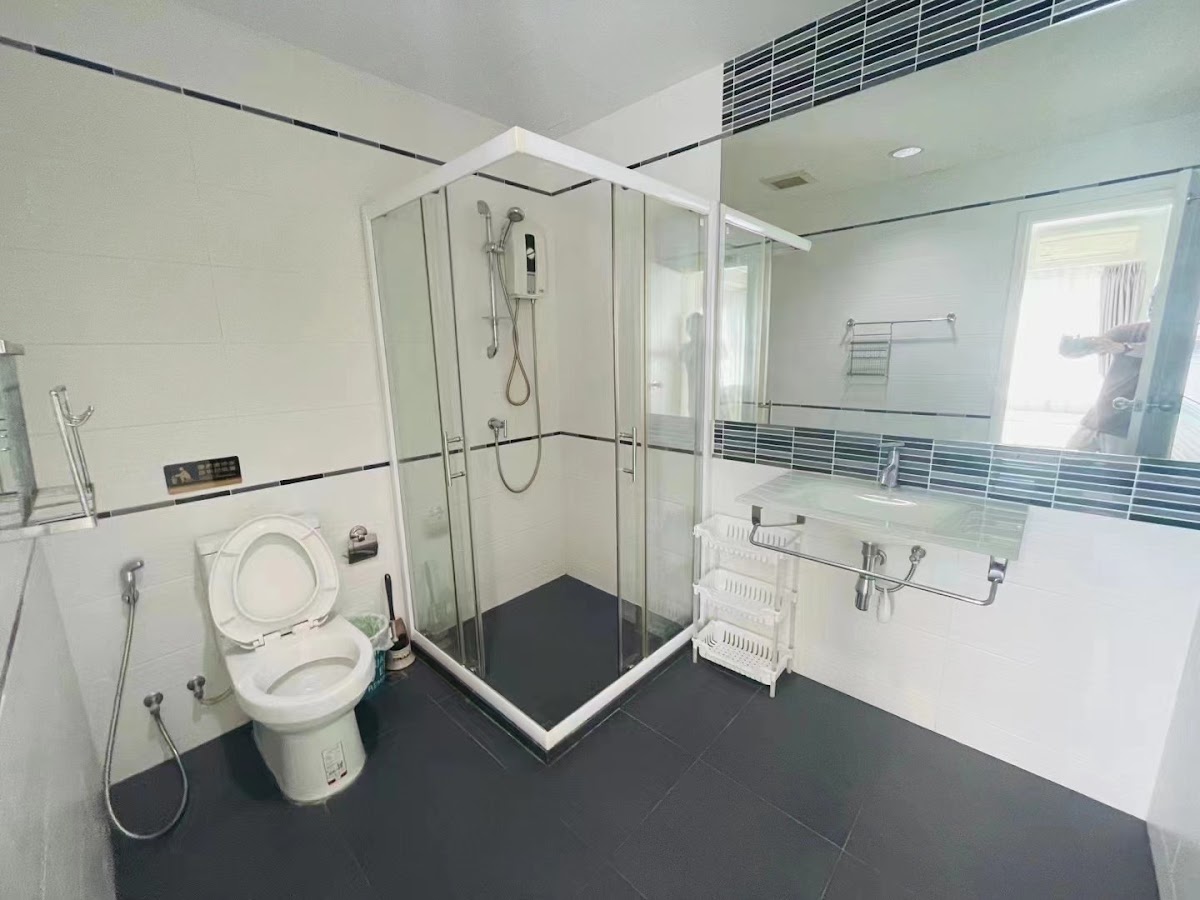 1 Bedroom Centric Sea