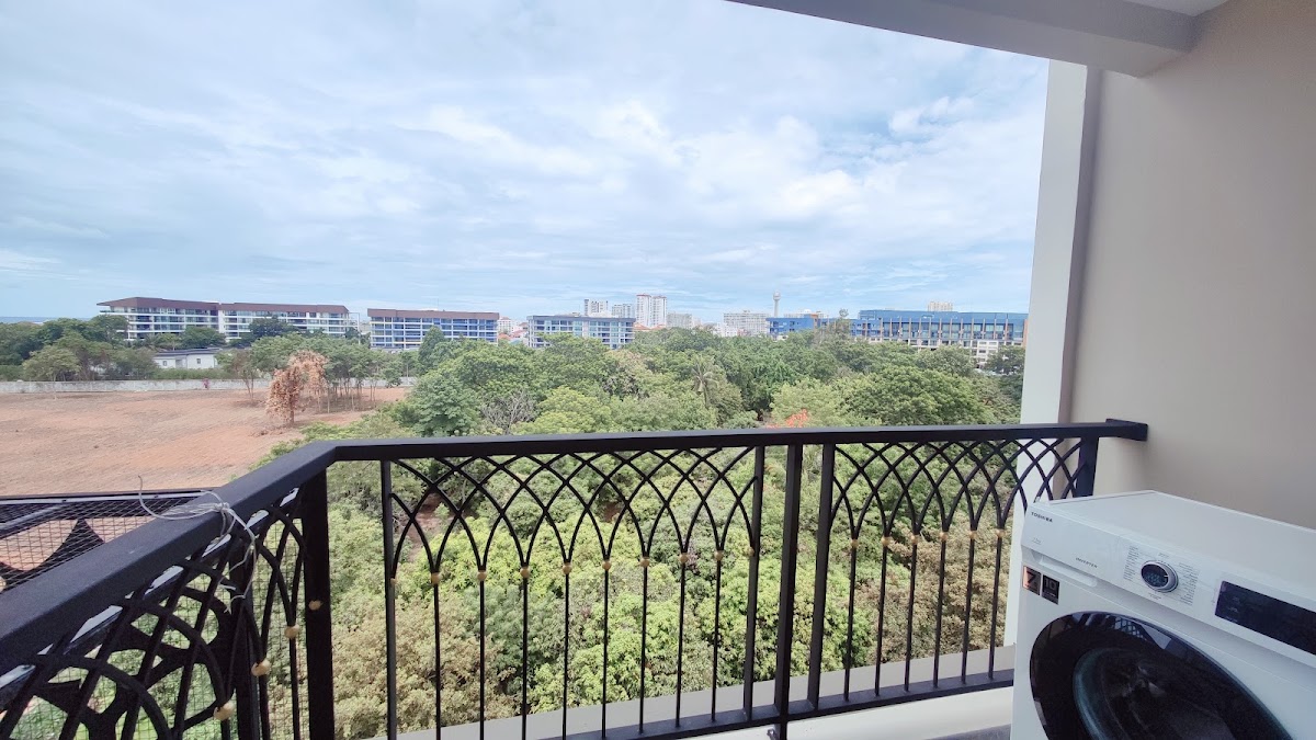 Studio Dusit 2