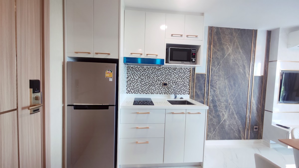 Studio Dusit 2