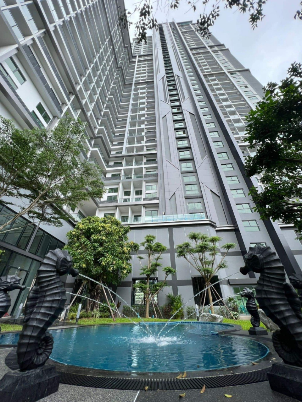 1 Bedroom Arcadia Millennium Tower