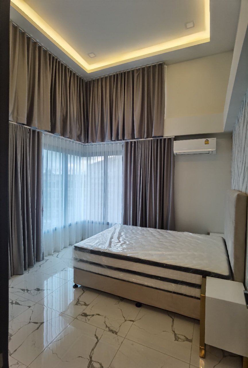 2 Bedrooms Arcadia Millennium Tower