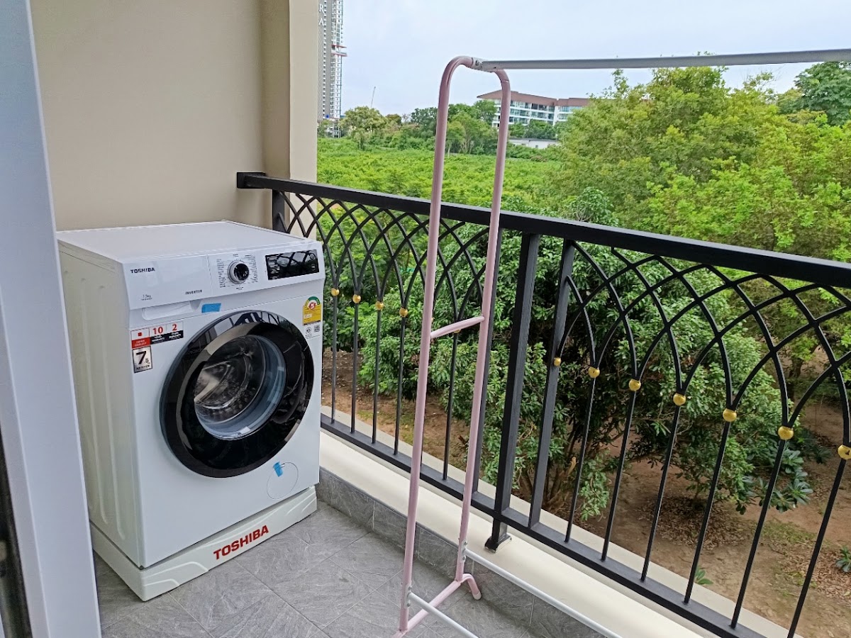 Studio Dusit 2