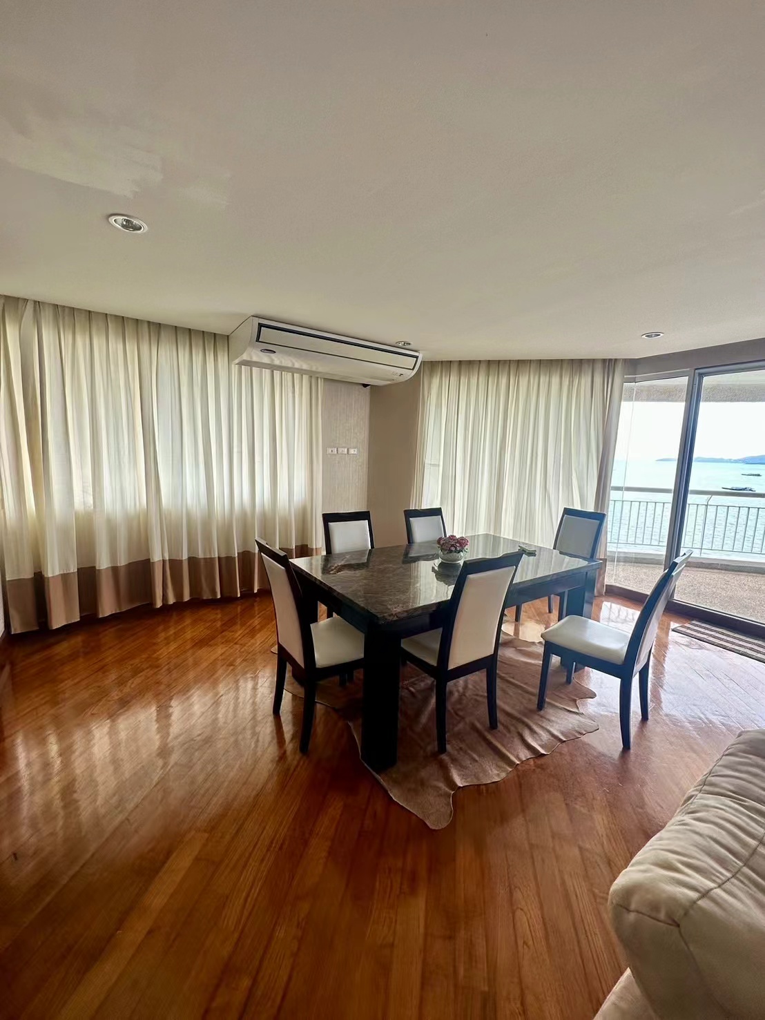 3 Bedrooms Baan Rimpha