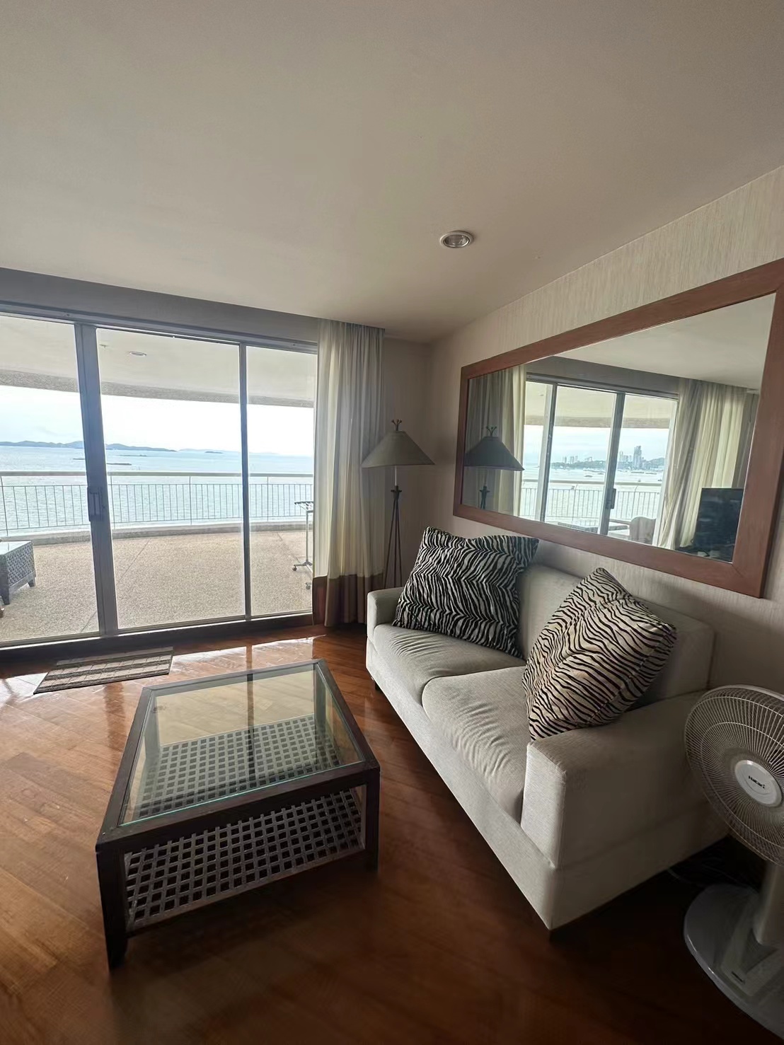3 Bedrooms Baan Rimpha