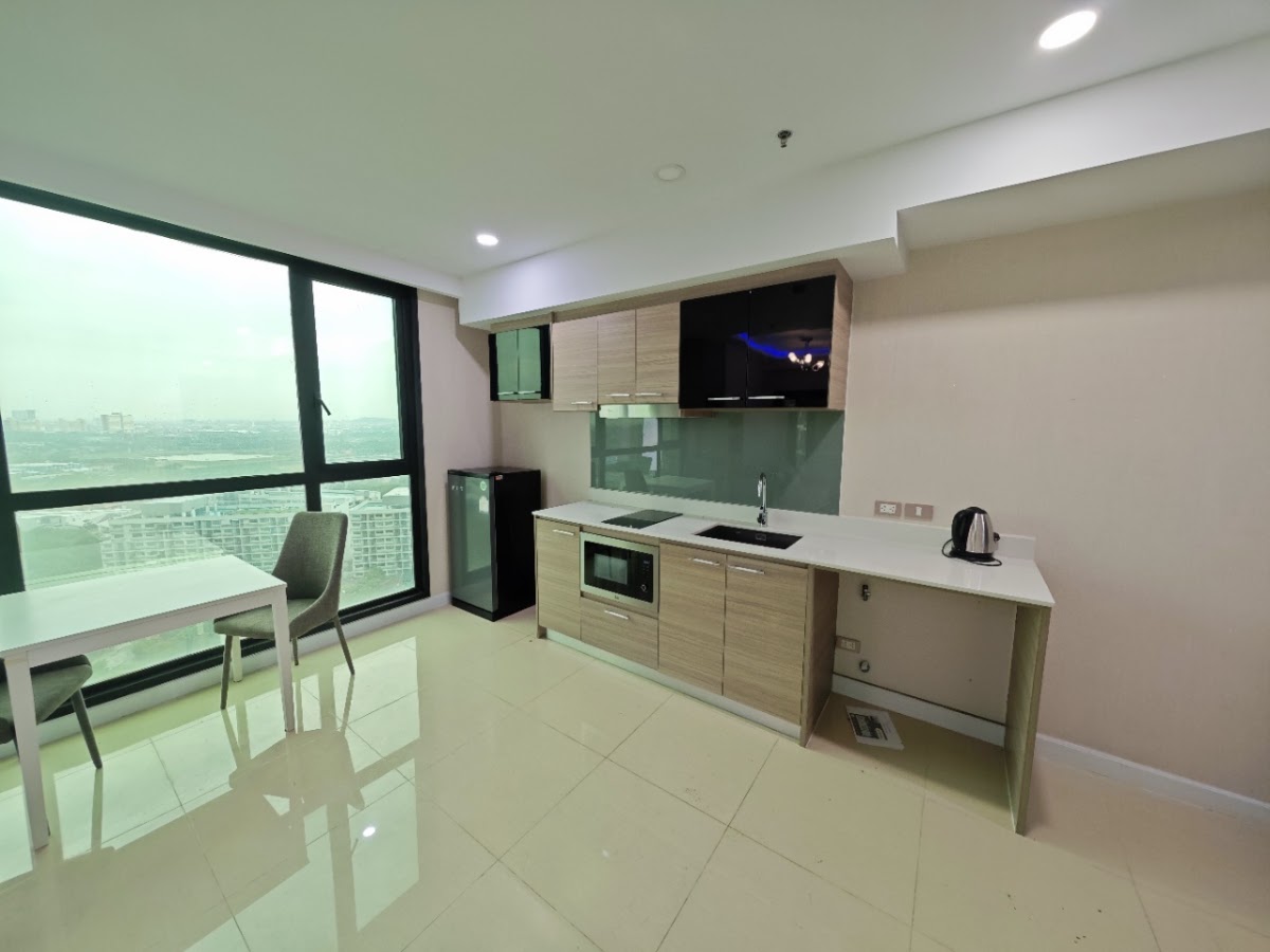 1 Bedroom Dusit Grand Condo
