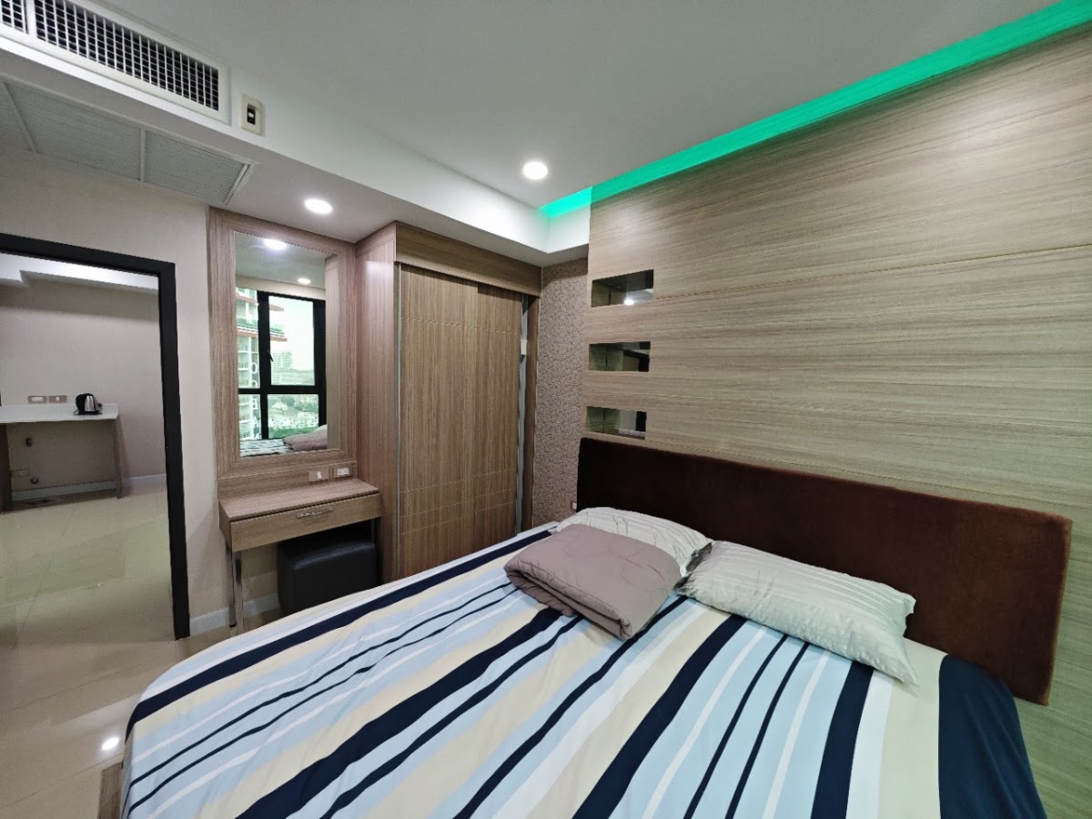 1 Bedroom Dusit Grand Condo