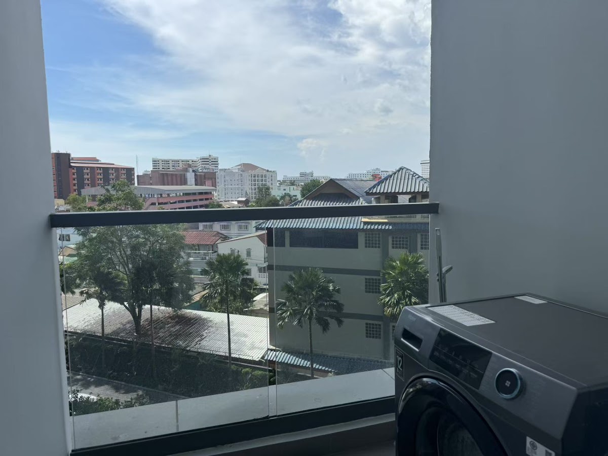 1 Bedroom Arcadia Millennium Tower