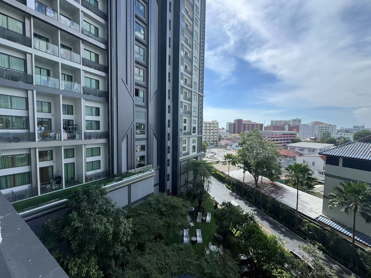 1 Bedroom Arcadia Millennium Tower