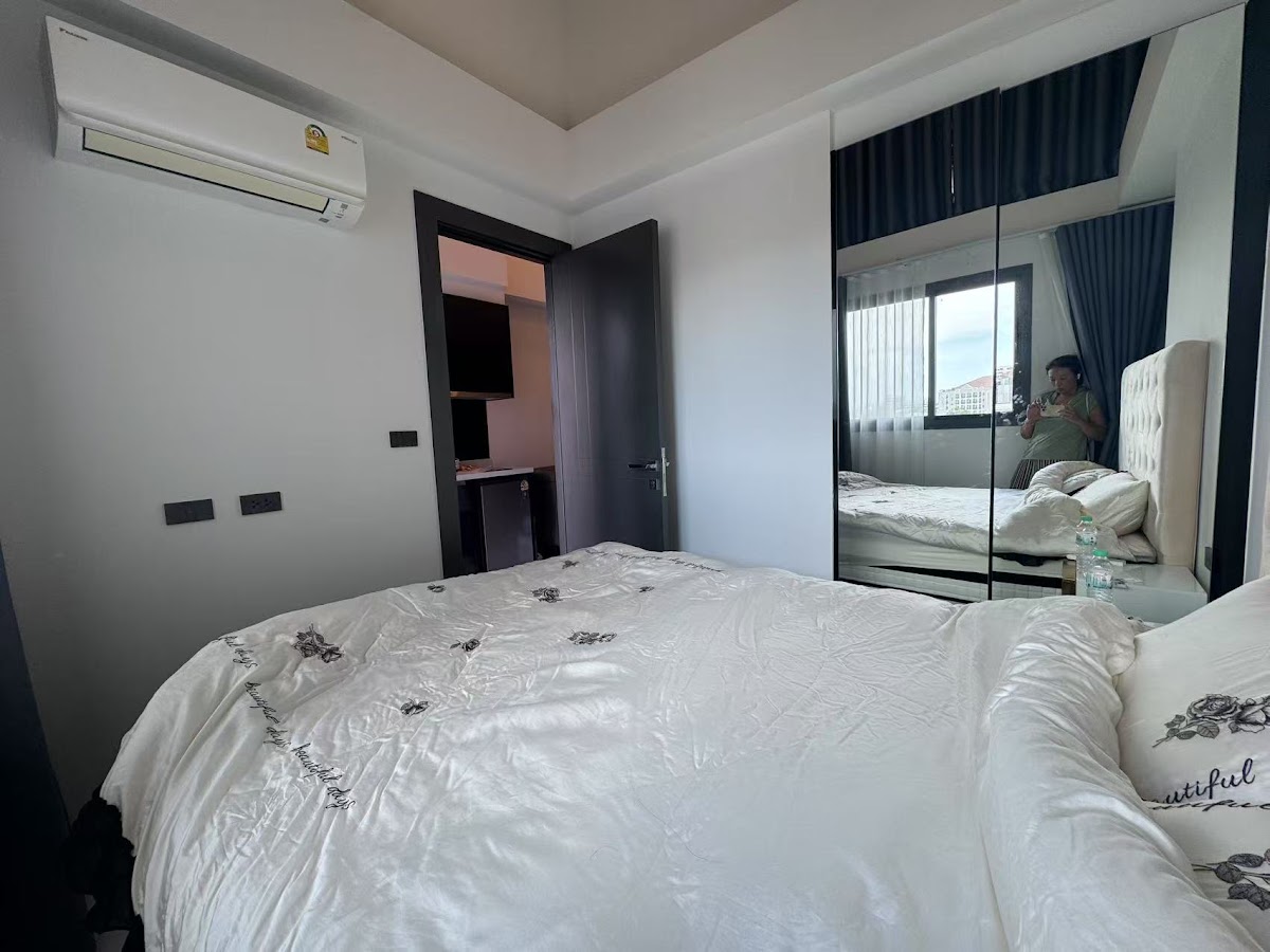 1 Bedroom Arcadia Millennium Tower