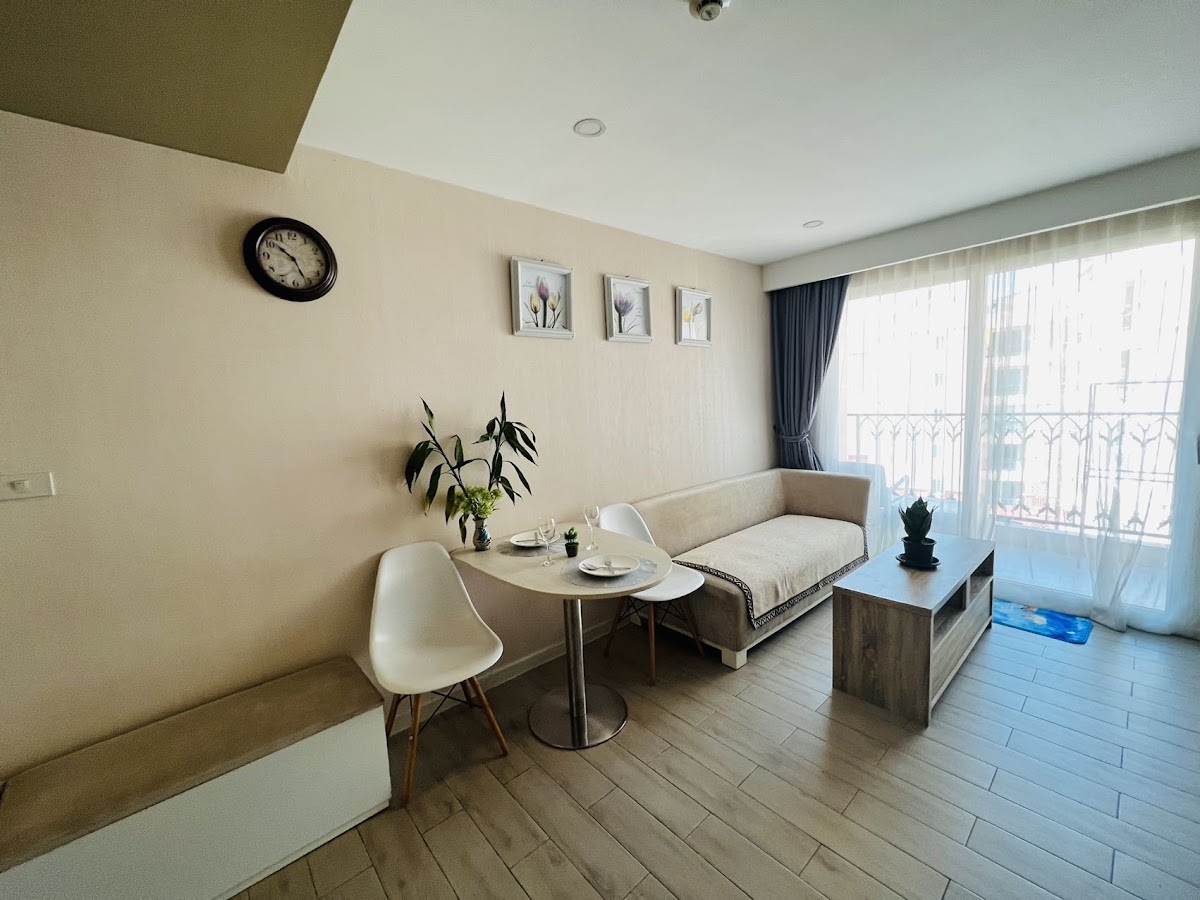 1 Bedroom Seven Sea
