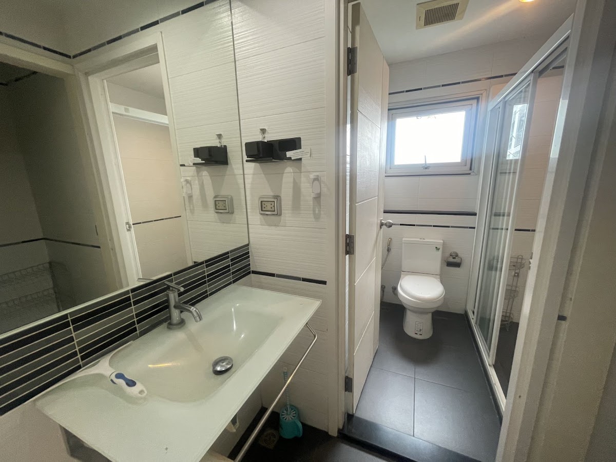 2 Bedrooms Centric Sea
