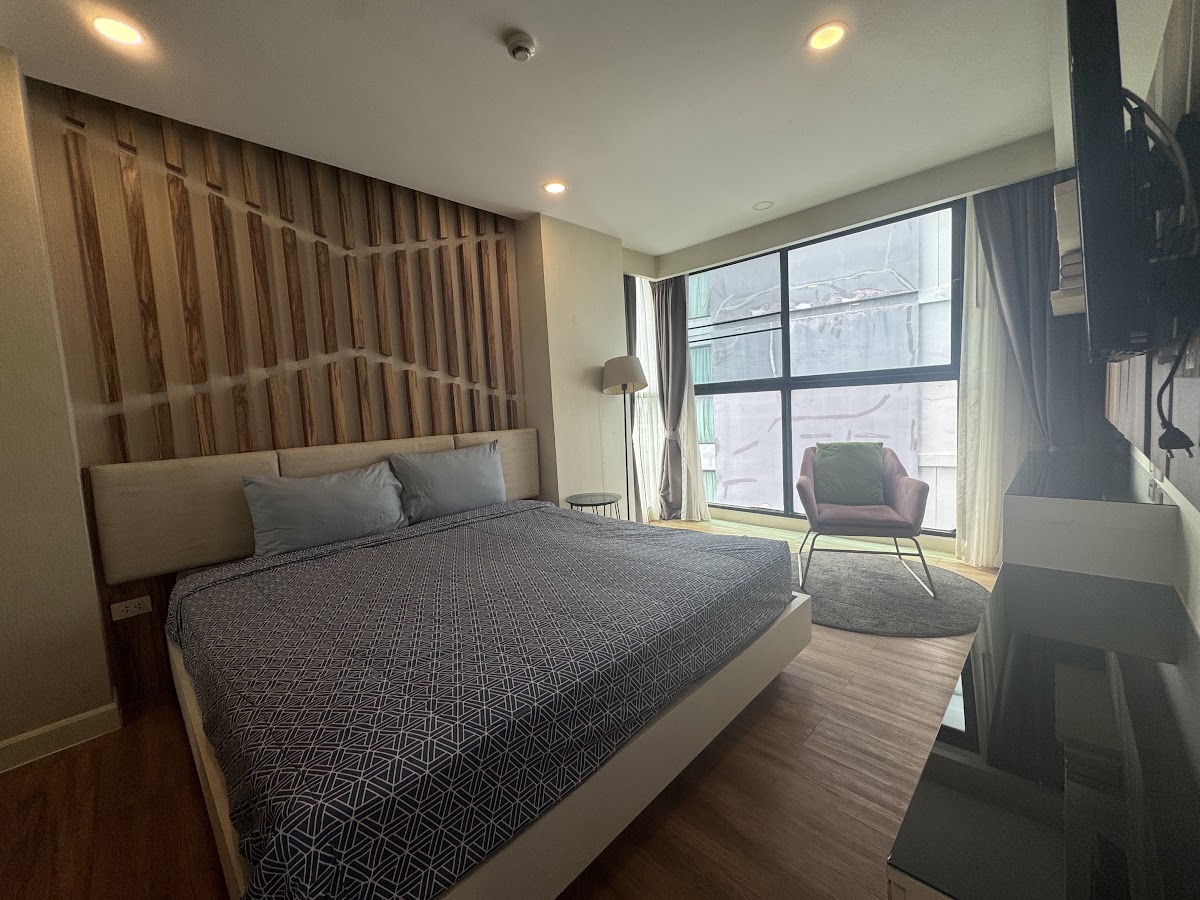 2 Bedrooms Dusit 1