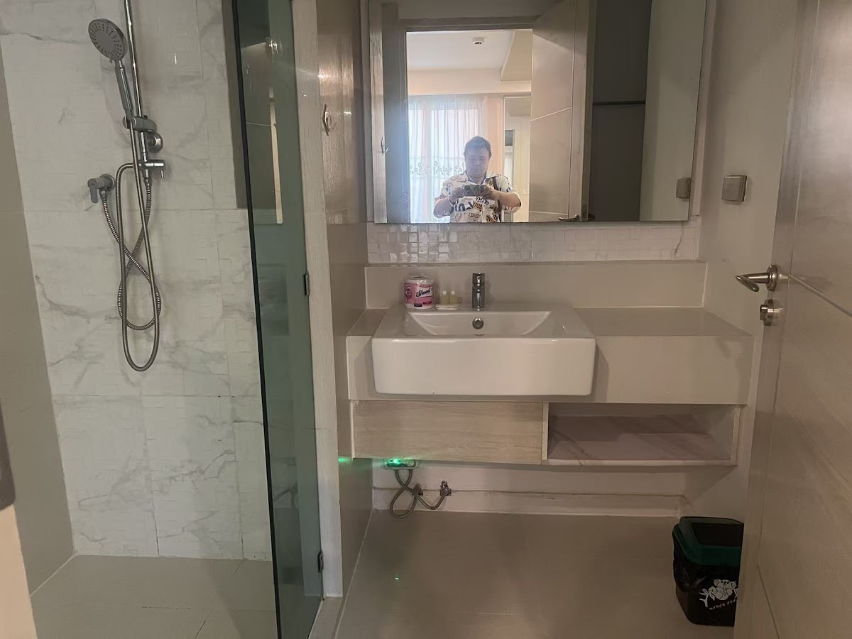 1 Bedroom Seven Seas