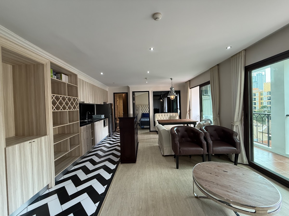 2 Bedrooms Venetian Signature Condo