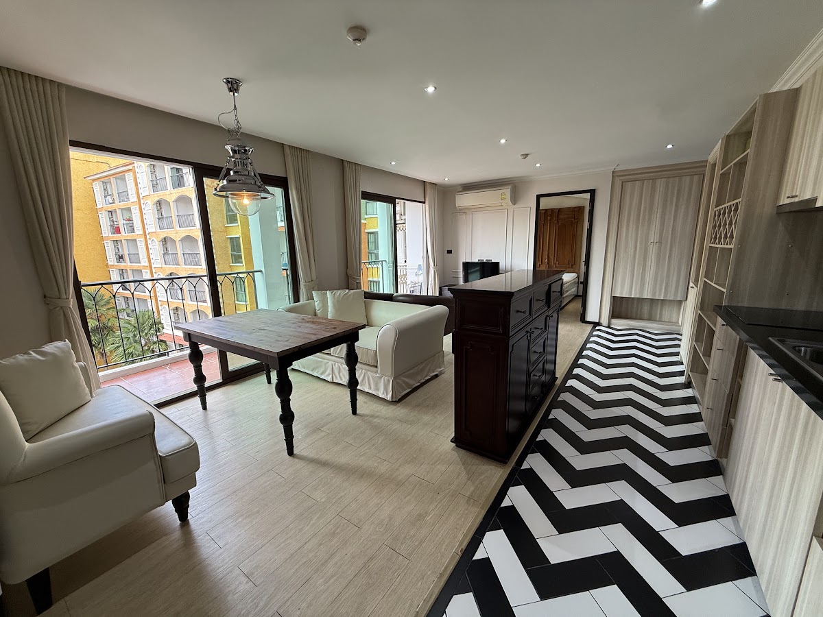 2 Bedrooms Venetian Signature Condo