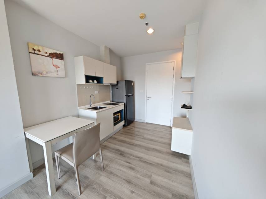 1 Bedroom Centric Sea