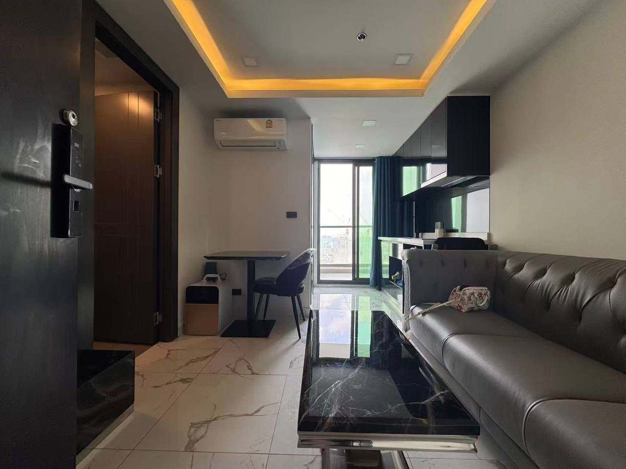 1 Bedroom Arcadia Millennium Tower