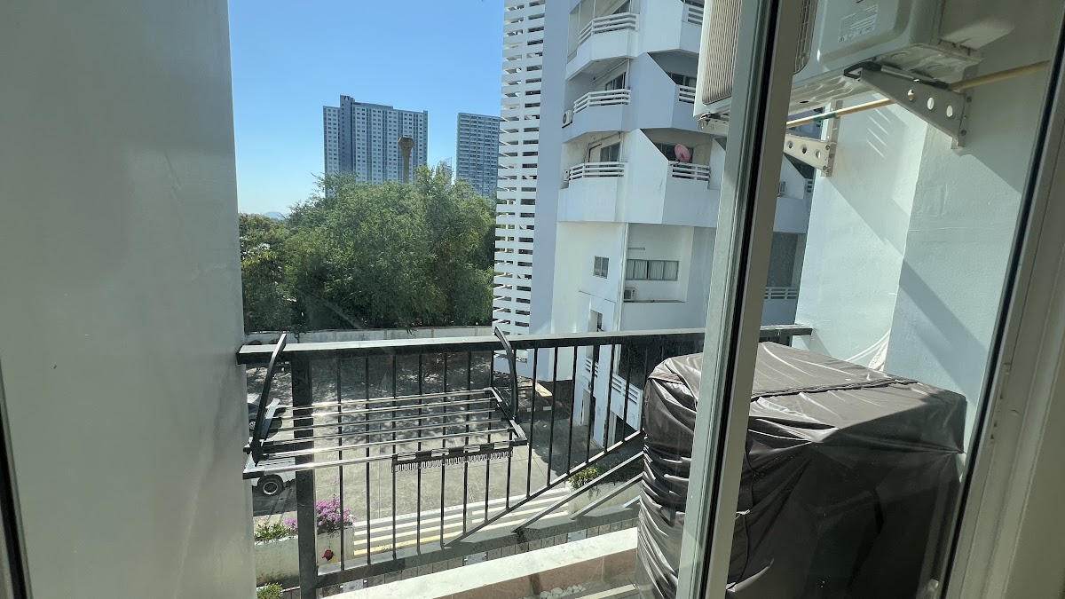 Studio Triogems Condo
