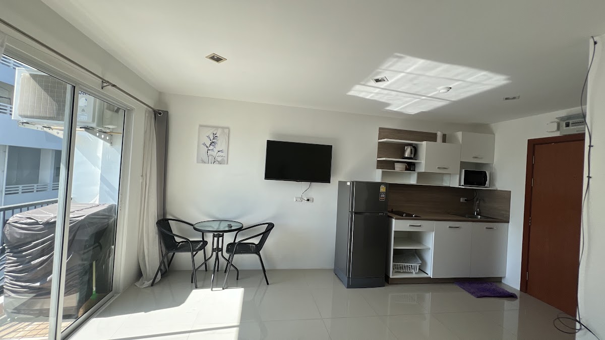 Studio Triogems Condo