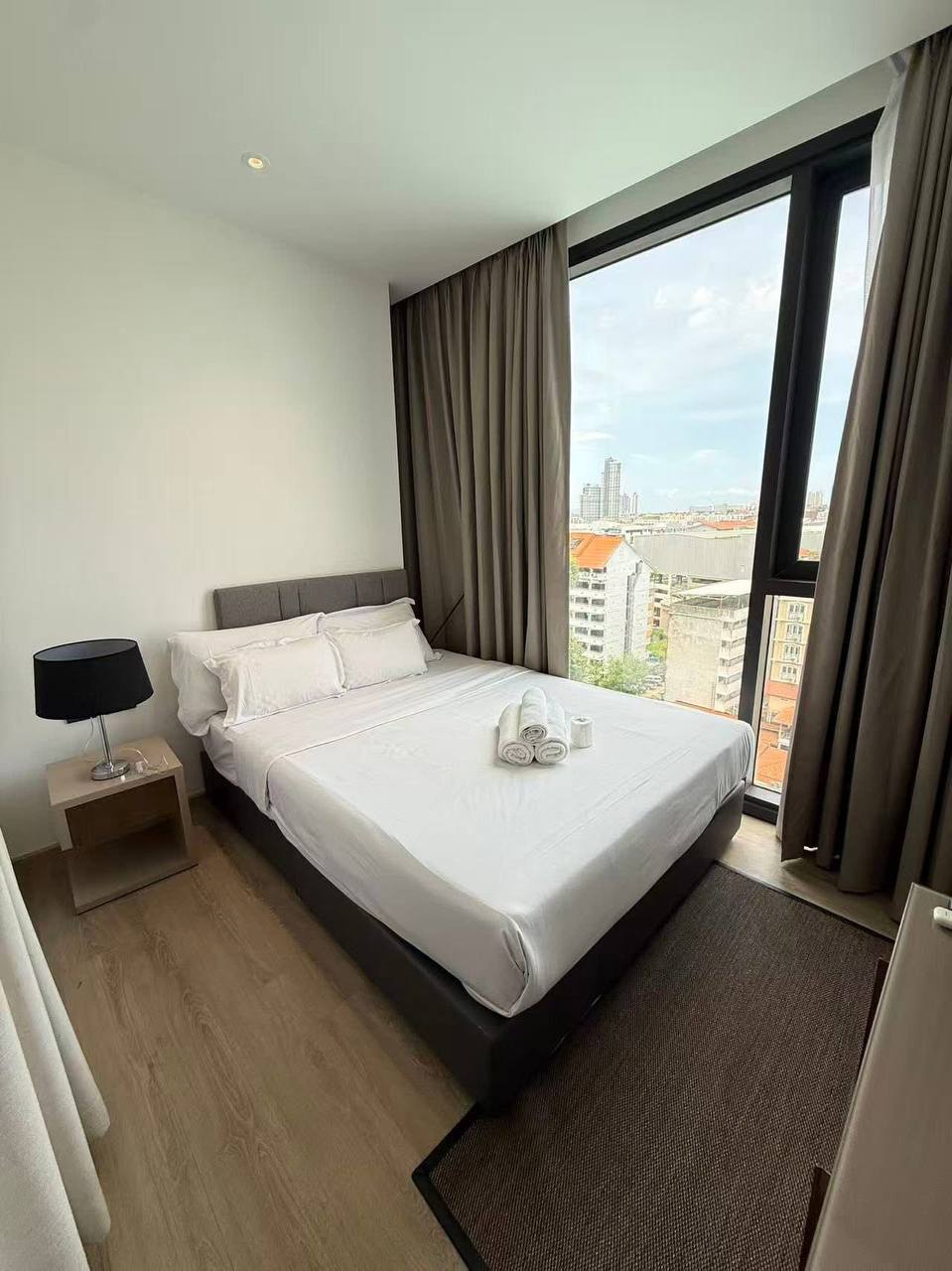 2 Bedrooms Edge