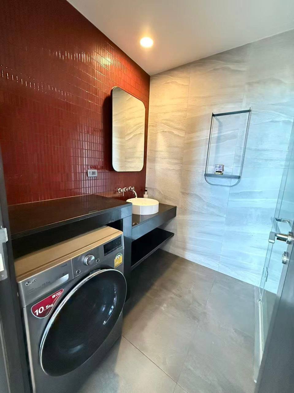 2 Bedrooms Edge
